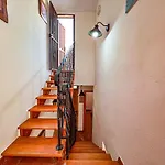 Cozy Townhouse With A Garden Apartment *