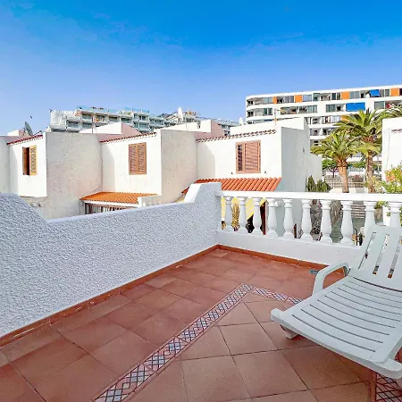 Apartment Cozy Townhouse With A Garden Playa de las Americas (Tenerife)